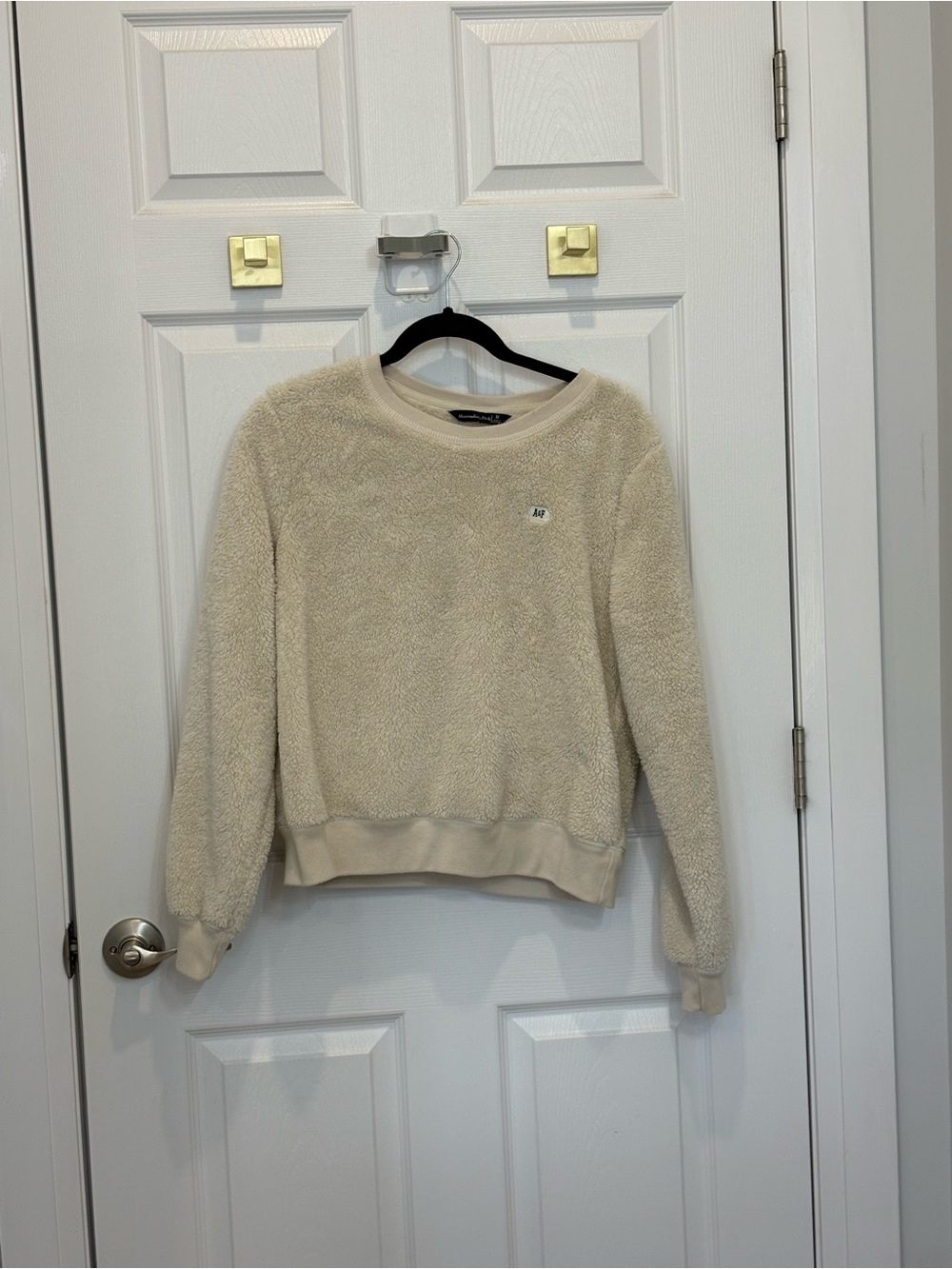 Ambercrombie And Fitch Woman’s sweater. #1532